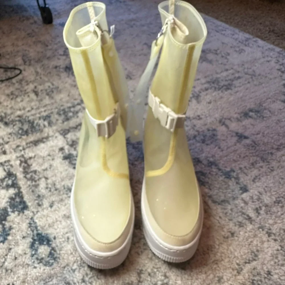 Nike Women's Pale Yellow Mid-Calf Waterproof Rain Boots with White Sole